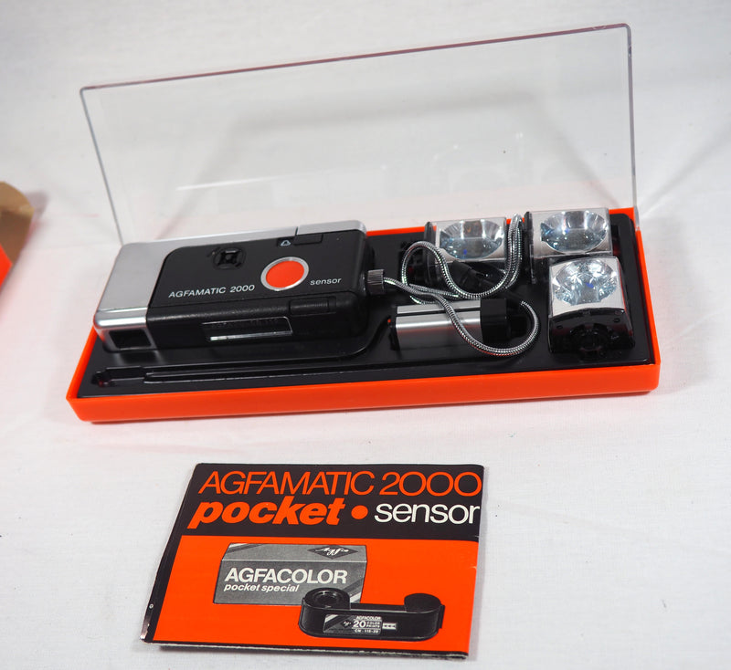AgfaMatic 2000 Pocket Sensor Camera Plastic Case w/ Original Box & Flash Cubes