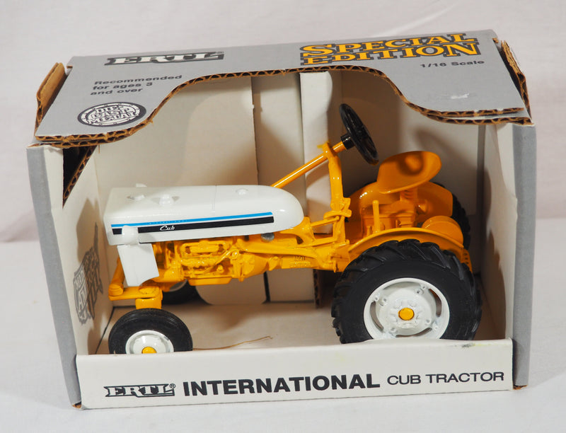 ERTL Special Edition International Cub Tractor 1:16 Scale